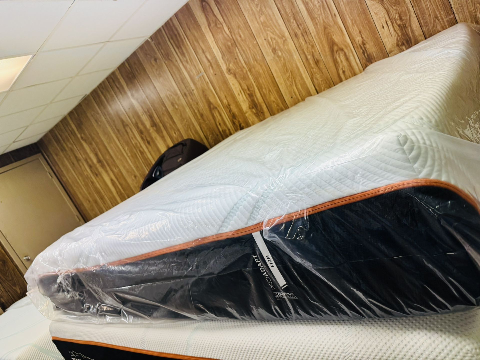 King Size Mattress Tempurpedic Proadapt Firm ✨,All Products : American Fashion Style Bags On Sale
