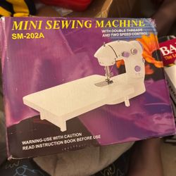 Mini Sewing Machine 