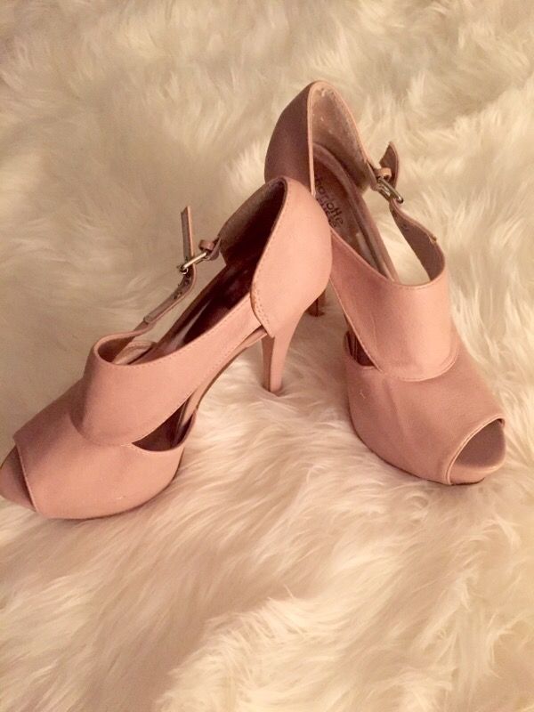 Size 8.5 (charlotte ruse shoes) light pink/nude women's heels