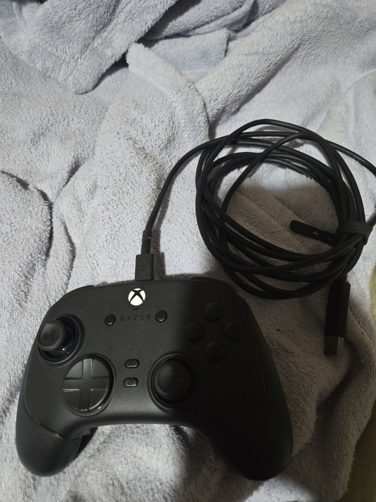Razer Wolverine V3 Pro Tournament Edition.