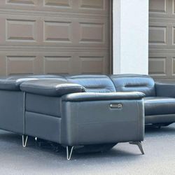 Sofa/Couch Sectional - Leather - Recliners - Delivery Available 🚛