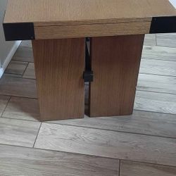 Very Nice End Tables (2)