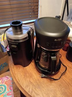 JUICER AND COFFEE MAKER YES THEY WORK $10 PICK UP IN SUN VALLEY