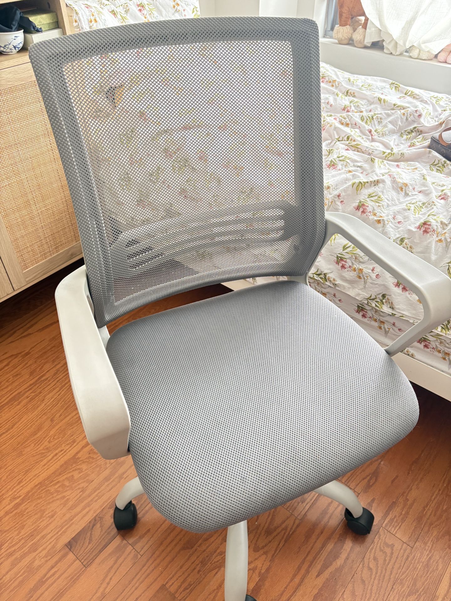 Office Chair Very New $10