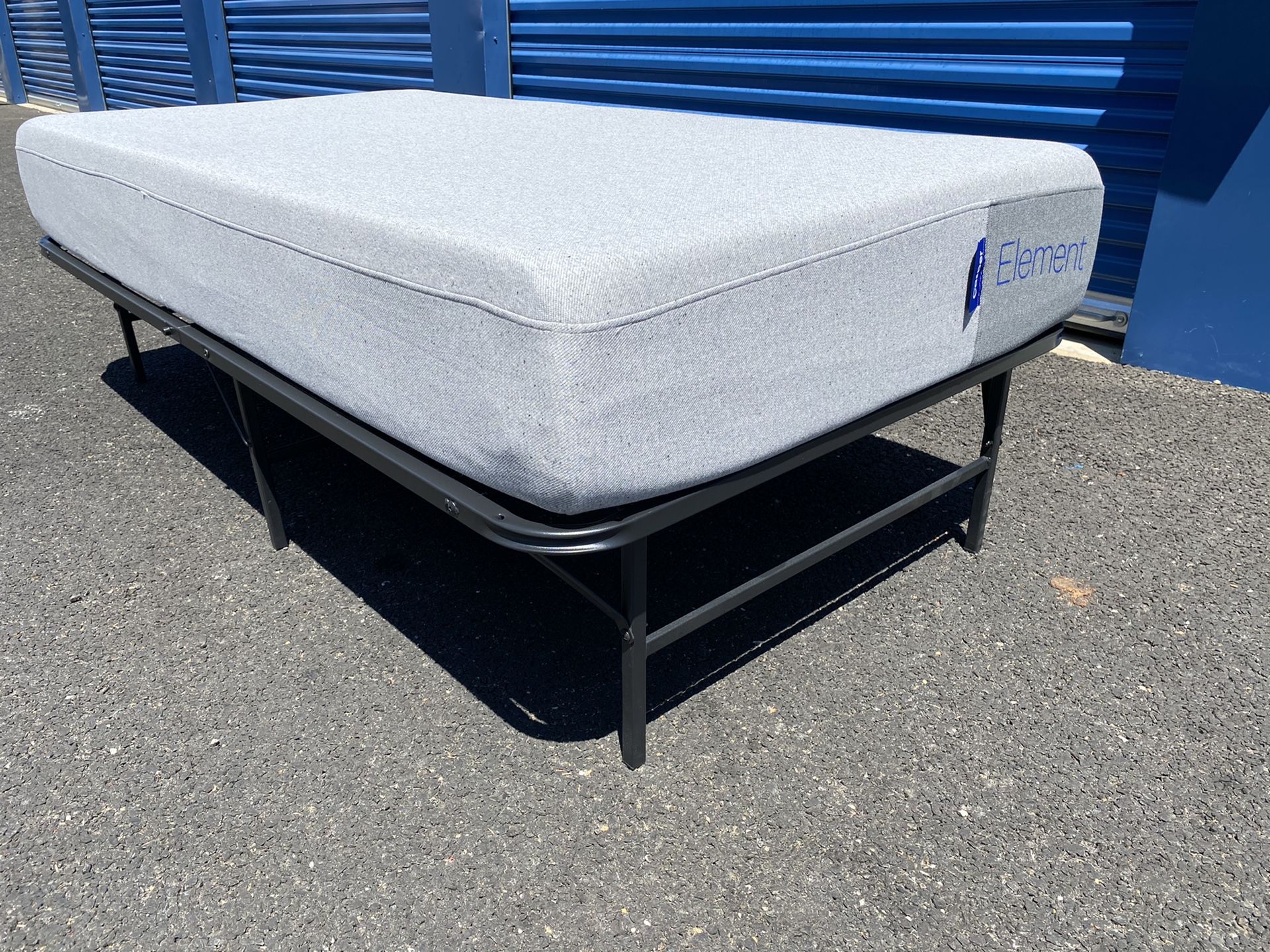 Brand new twin size bed ! Memory foam mattress and metal platform foundation ! New bed ! Free delivery