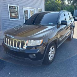 2011 Jeep Grand Cherokee Laredo 