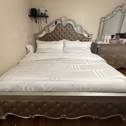 King Size Bedroom Set for Sale( No Mattress Included)