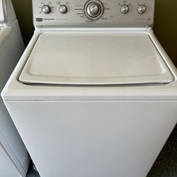 MAYTAG LAUNDRY MACHINE
