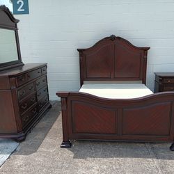 Solid Qun Sz Bd St With Base Good Condition 