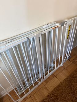 Regalo Safety Gate - Extra Wide (29” to 49”)