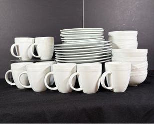 Threshold 32pc Beaded Rim Dinnerware Set