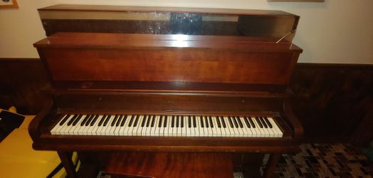 Upright piano Free Pick Up Only Free