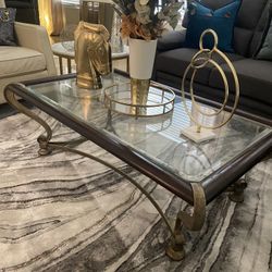 Beautiful Elegant Upscale Luxury High End Coctail Table 