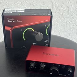Focusrite Scarlett Solo (3rd Gen) Audio Interface + Cable – Studio Quality