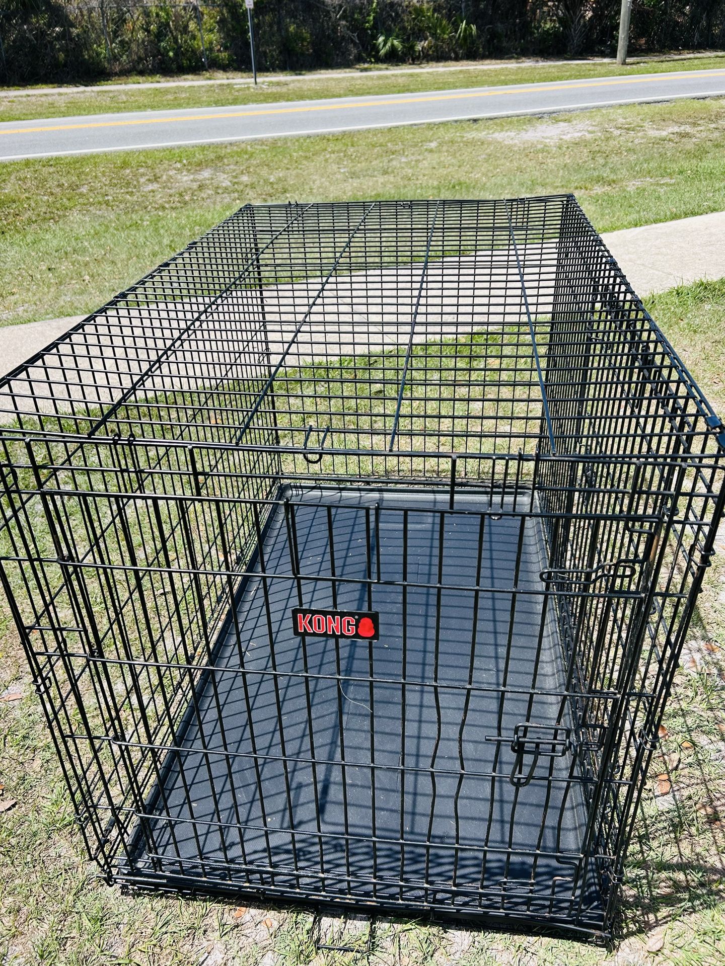 Cage for large dog ๐ 49x30 The cage is in very good condition