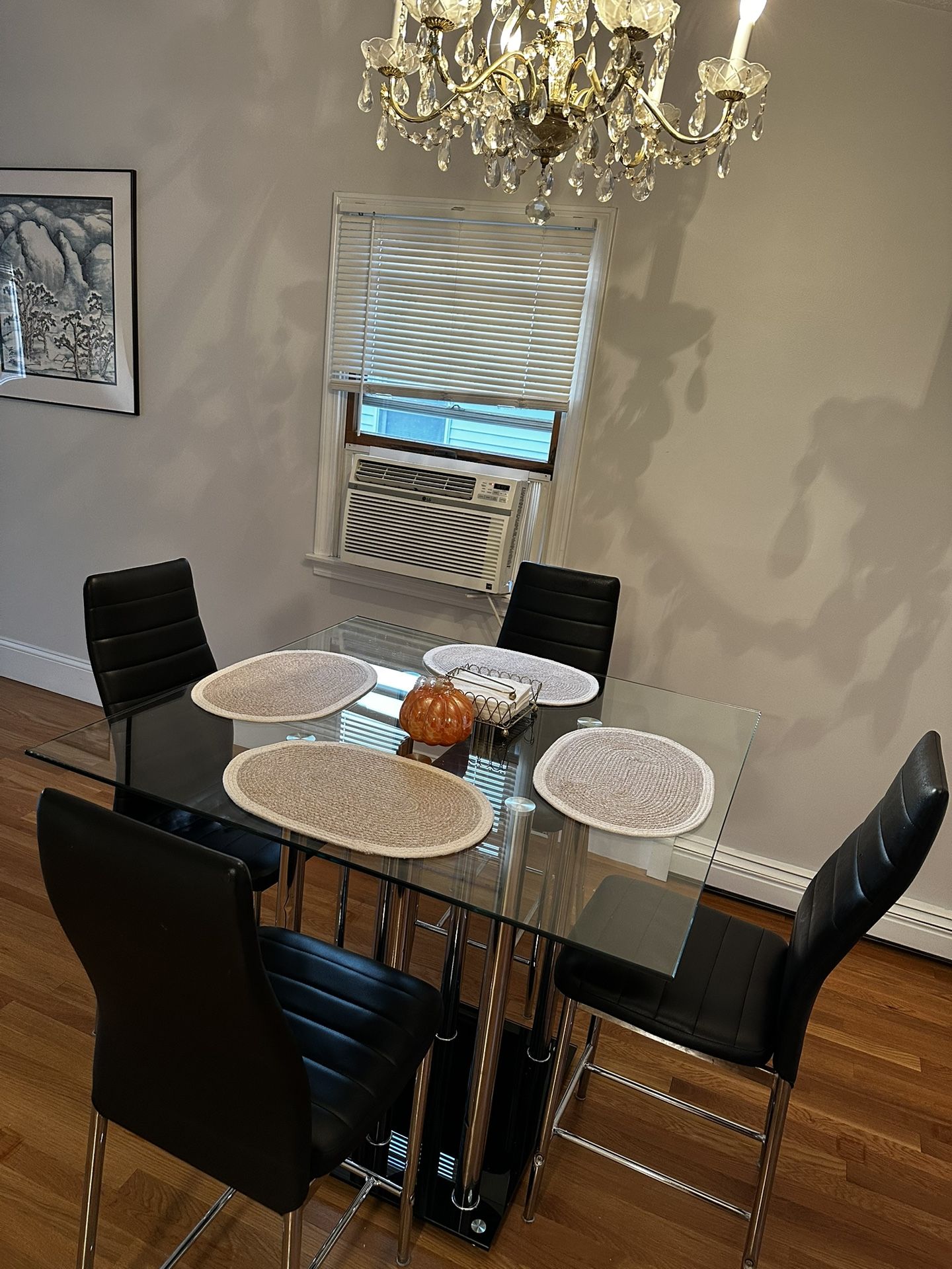 Glass table With 4 Seats
