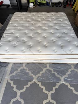 Saatva Classic Mattress, Luxury Firm