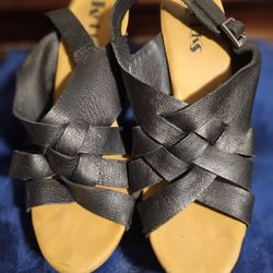 Reduced To $18✨️Size 8🎀Korks Barango Wooden block heel sandals🎀✨️