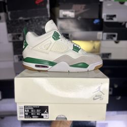 Size 8.5M - Jordan 4 “Pine Green”