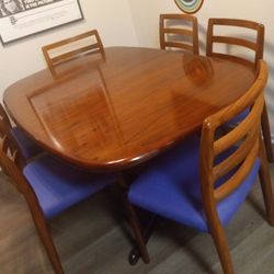 Mid Century Moller Rosewood Table And Chairs 