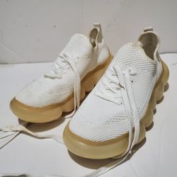 Women running Shoes Size 7.5