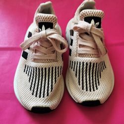Adidas Swift Run Shoes Size 9C