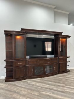 Entertainment Hutch