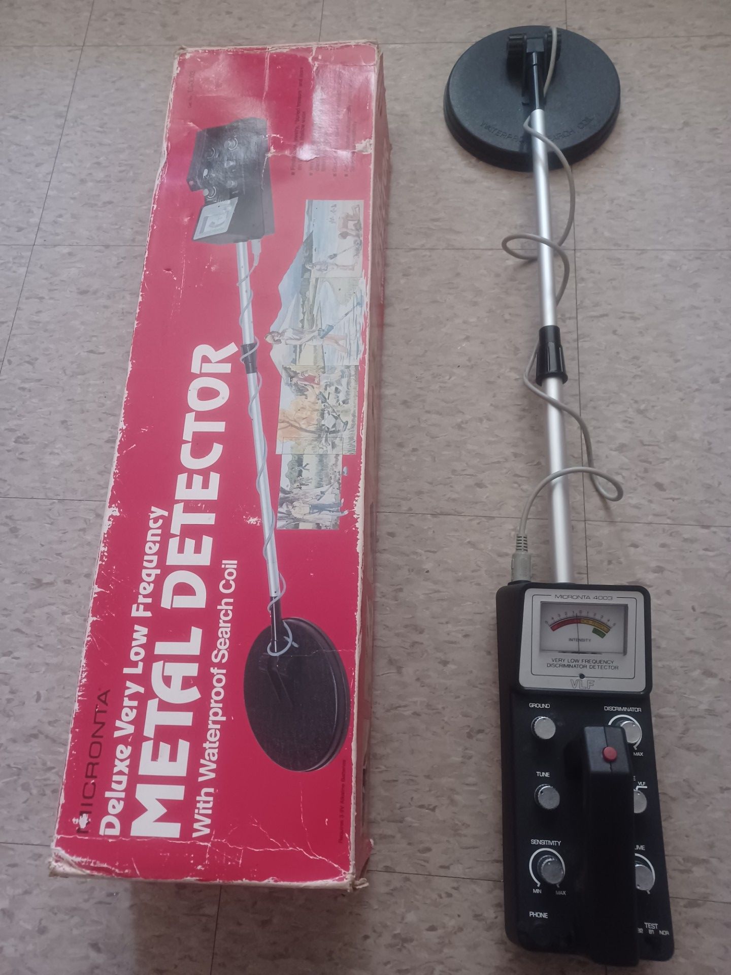 Vintage micronta metal detector model#4003, looking good but it's turn on work and stop working reason I dont know (fair) good for repair only pick u