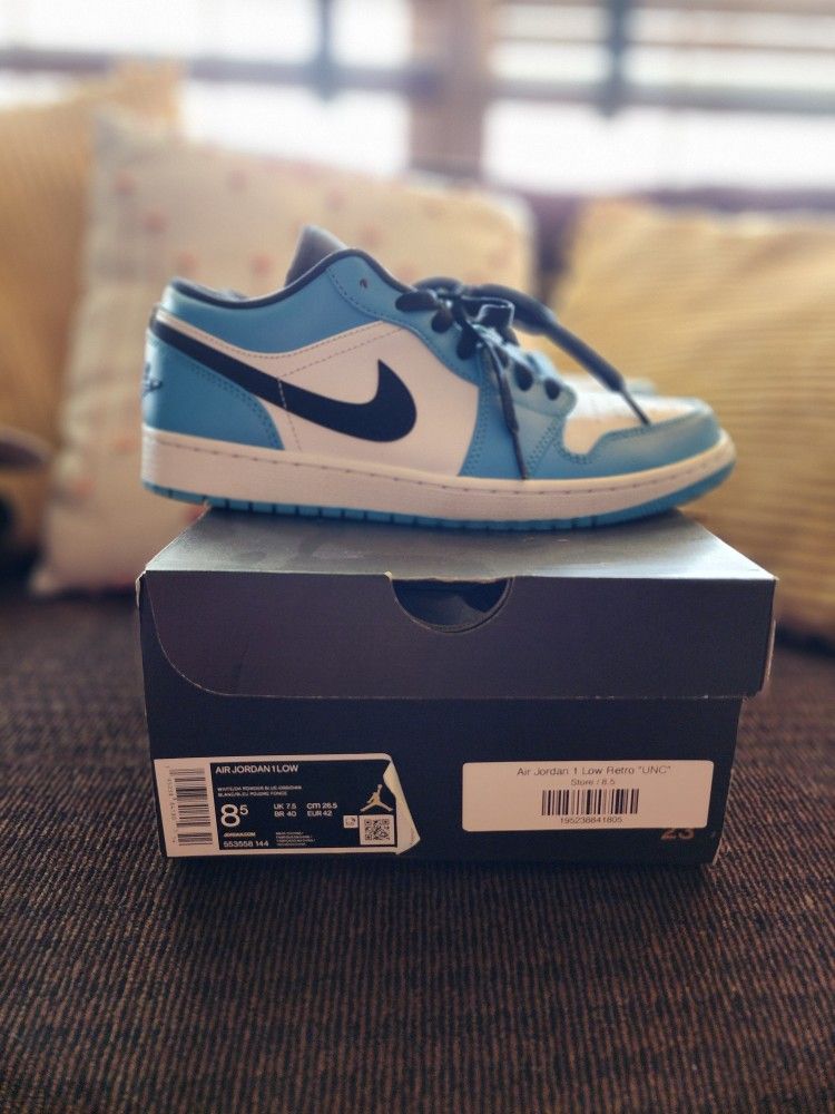 Rare Unc Jordan 1 Lows Size 8.5 Men Like New