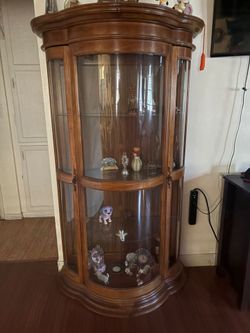 Curio cabinet