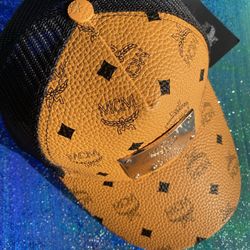 Airpods, Keychains, Wallets, Hats 