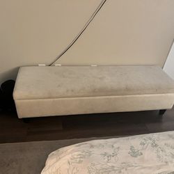 Queen Bed Set And Ottoman 