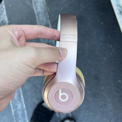 Beats headphones Pink