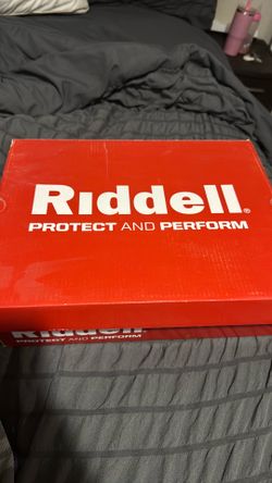 Riddell Heater Mid Strap football cleats