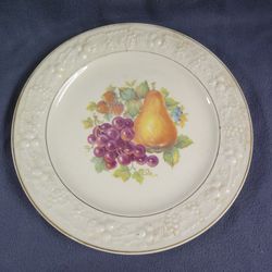 Homer Laughlin Eggshell Theme, Fruit On Plate 9"