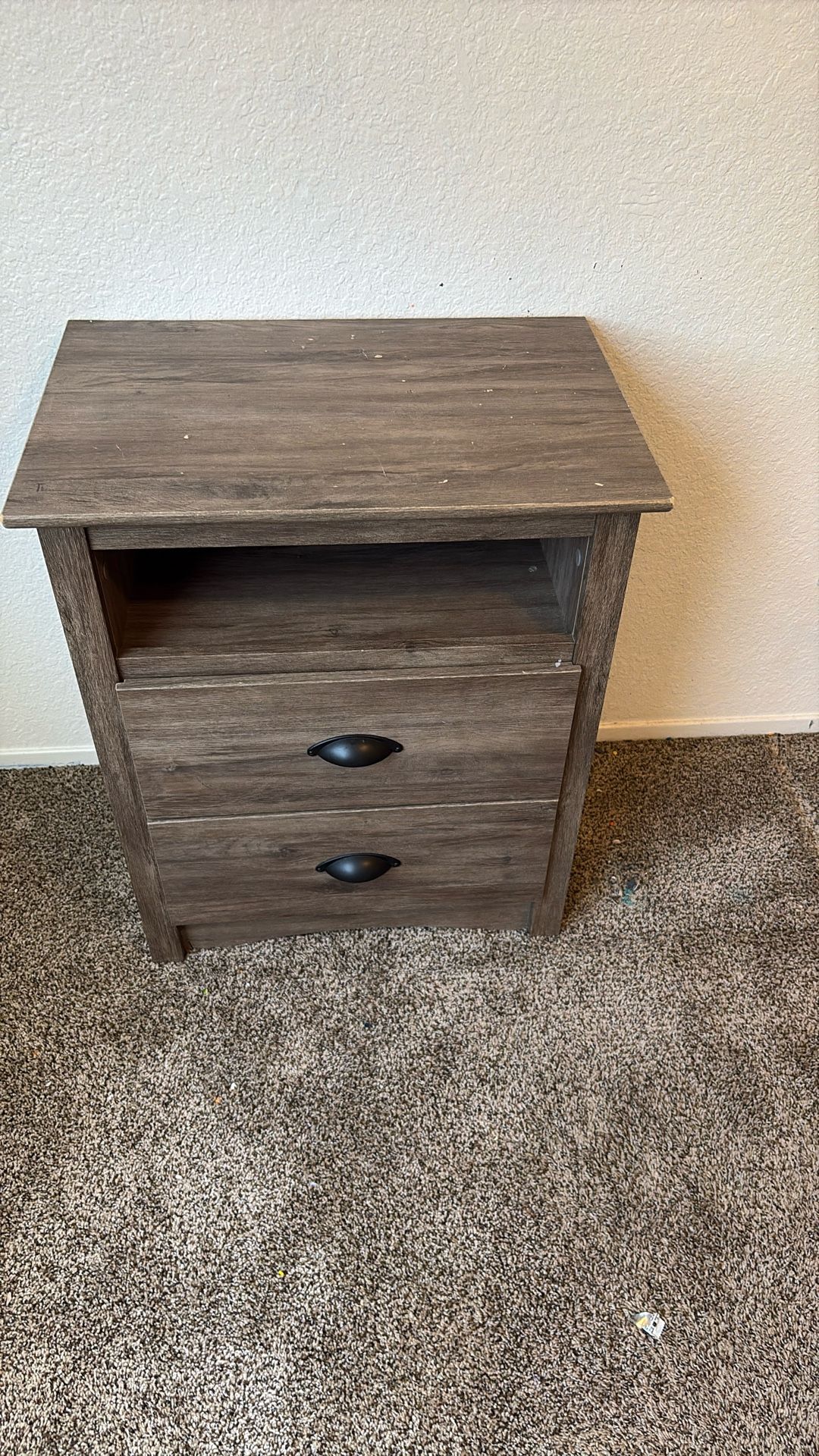 Nightstand / Side Tables