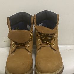 timberland boots size 12 worn once extra pair of shoelaces
