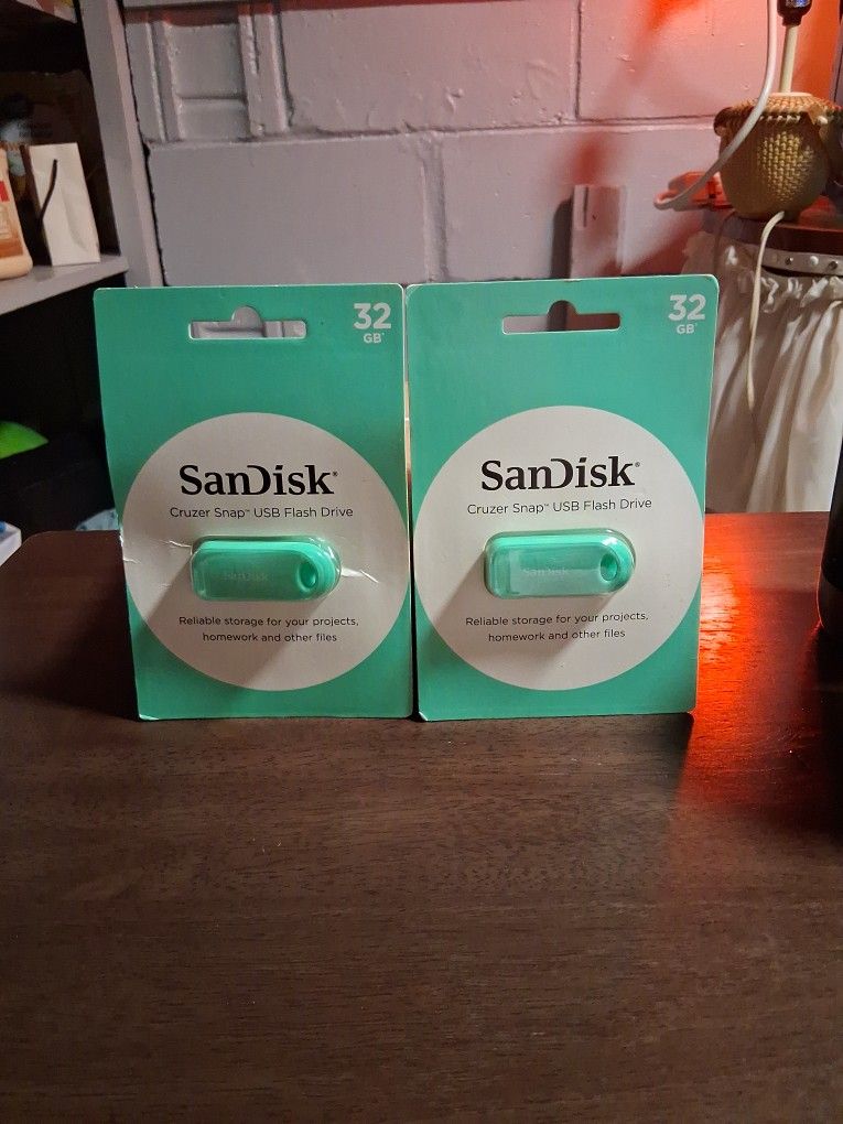 SanDisk Brand New Cruzer Snap USB Flash Drive 32 Gb Each