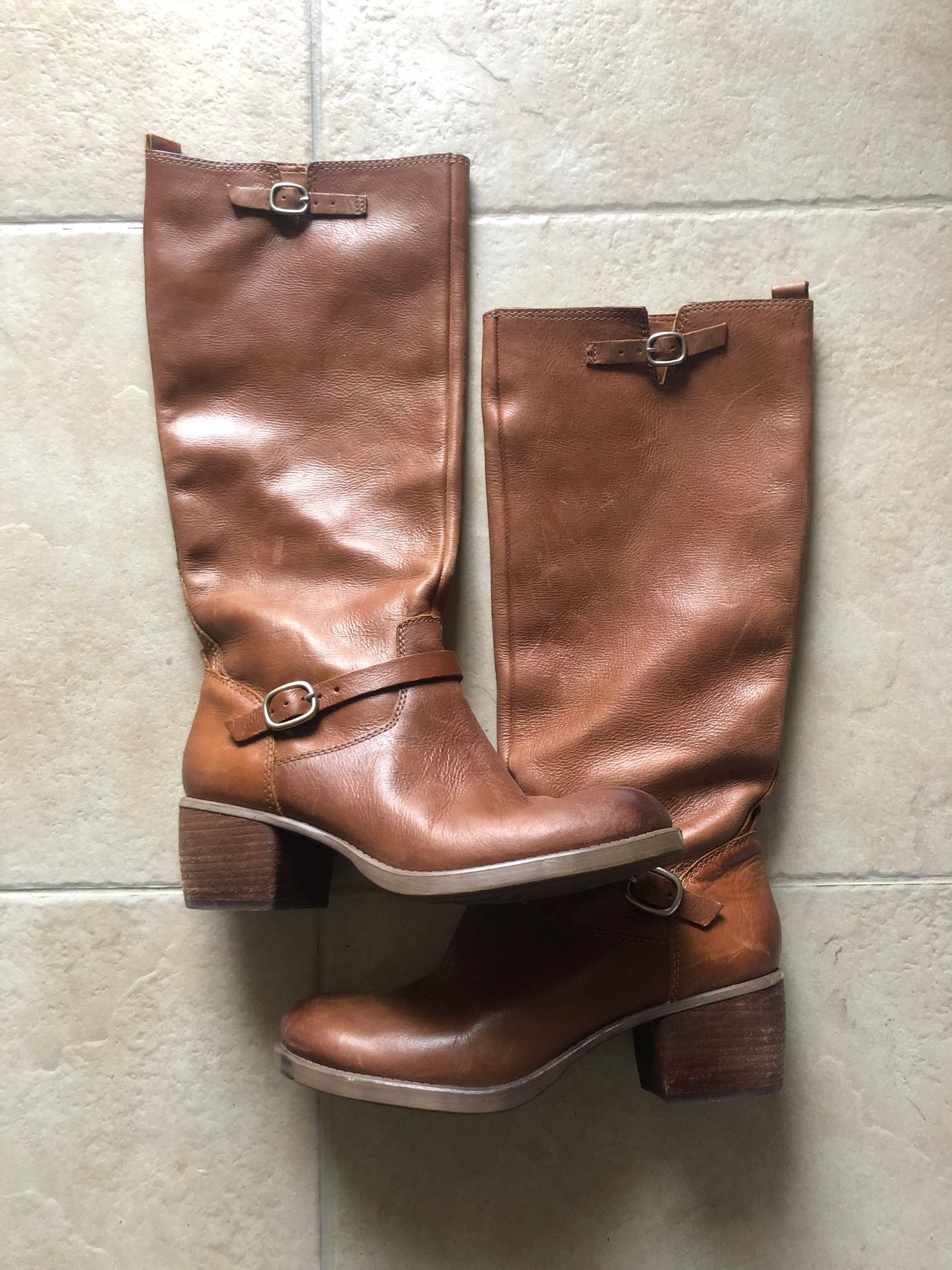 LuckyBrand women’s brown leather boots size 10