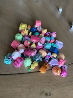 45 random shopkins (sparkly and squishy)