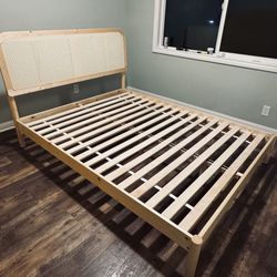 Kelly Clarkson Home Queen Blomquist Solid Wood Platform Bed Rattan Inset Headboard