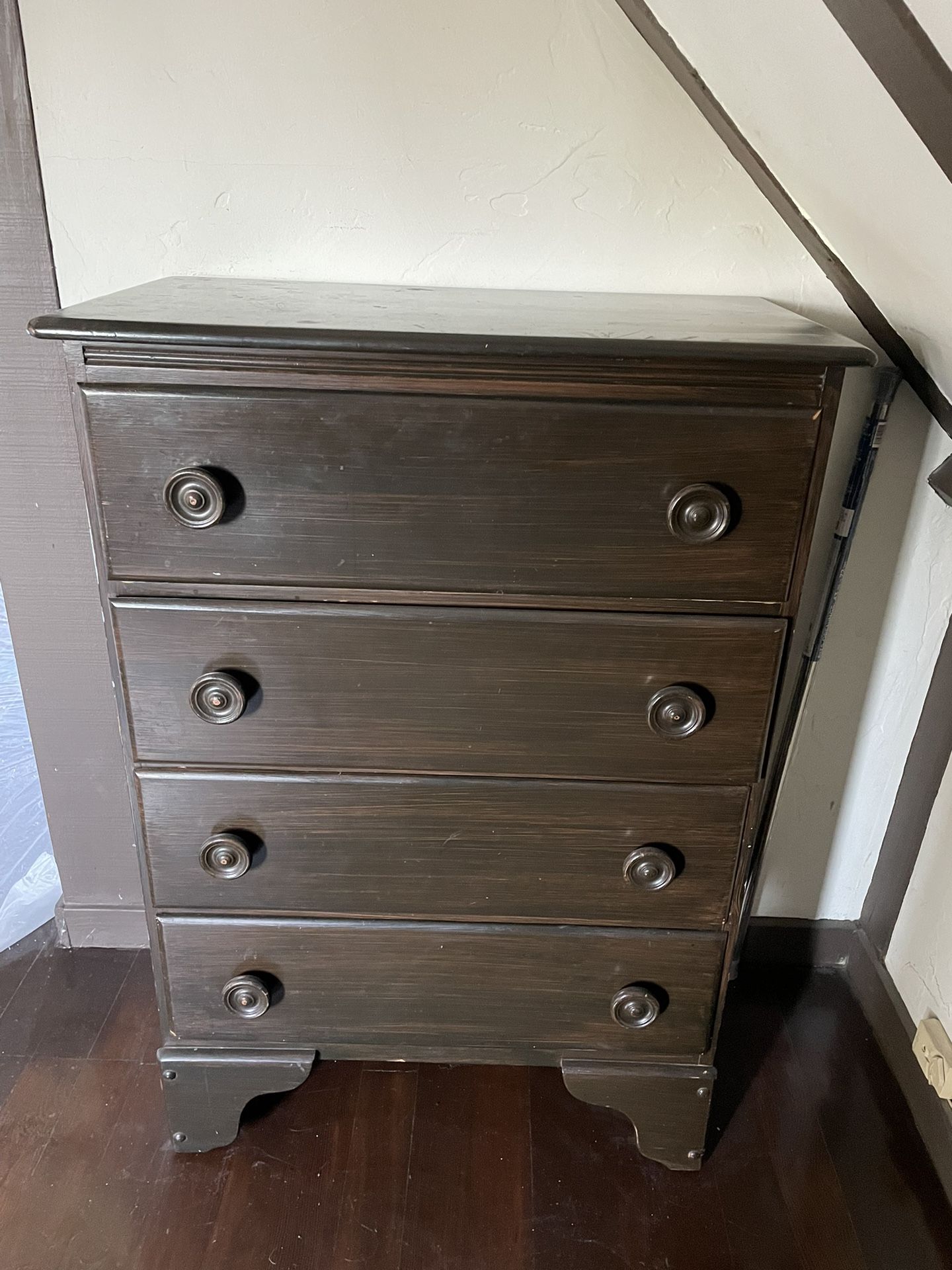 FREE DRESSER