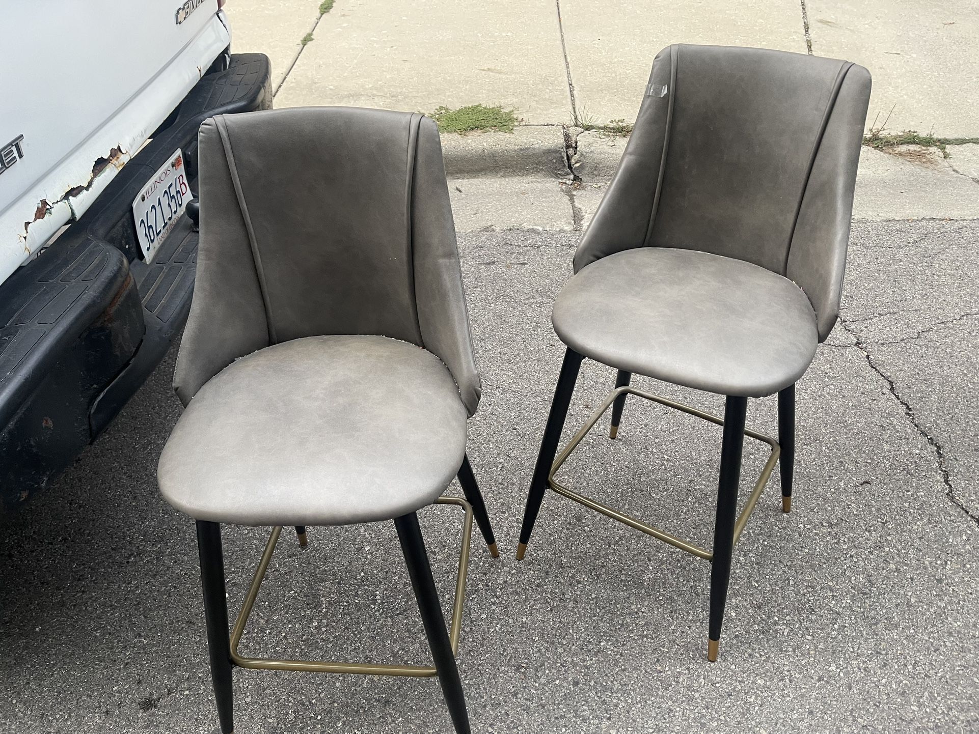 High End Chairs With Delivery