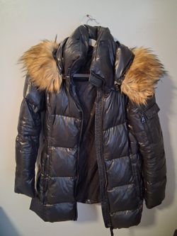 Dark Puffer Jacket with Fur-Trim Hood S13
