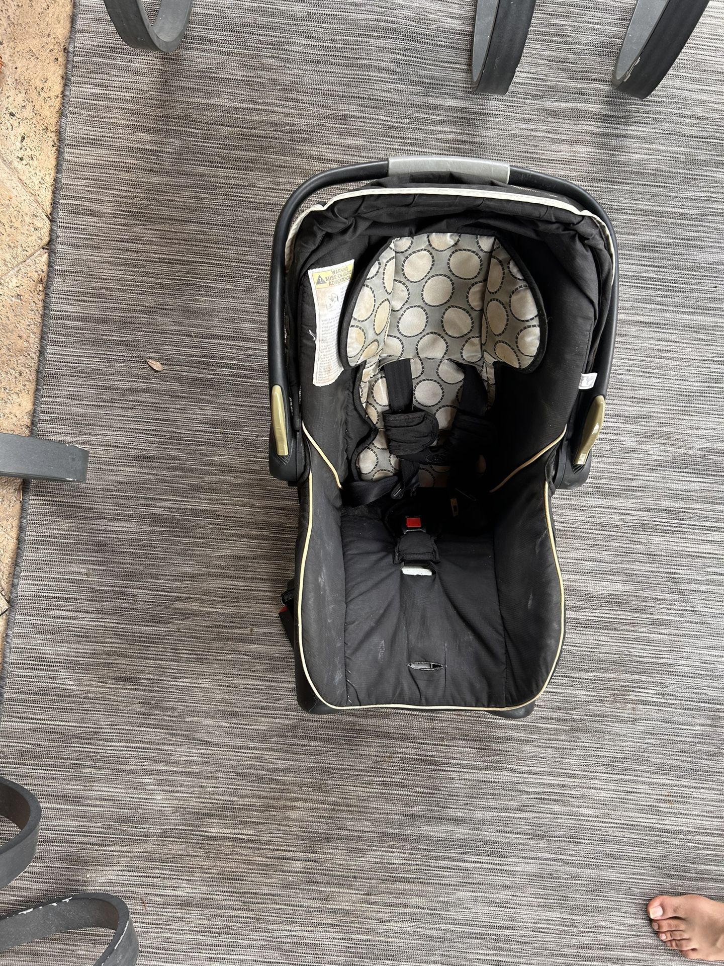 Britax B-SAFE Infant Car seat 