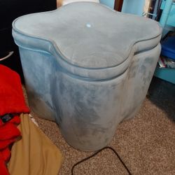 Vanity Seat