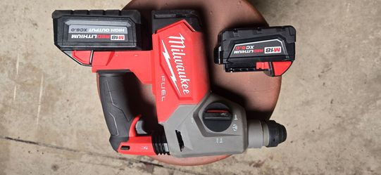 Milwaukee tools and batteries
