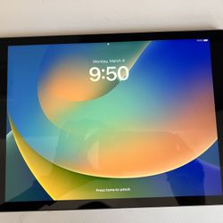 iPad - Space Gray, Great Condition