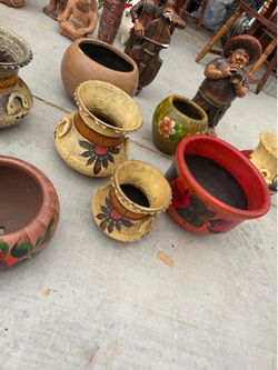 Clay pots/mayan decor
