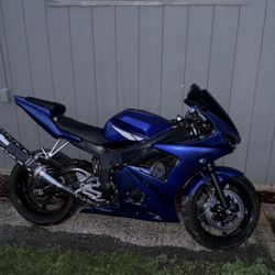 2004 Yamaha R6  Moving Must Sell 